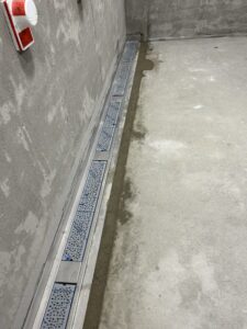 Rinne in der Dusche mörteln von ET Construction