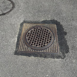 Schacht neu reparieren die Arbeiter von ET Construction