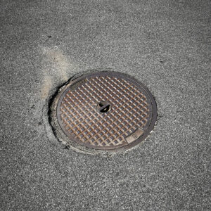 Abgesetzten Schacht reparieren die Arbeiter von ET Construction